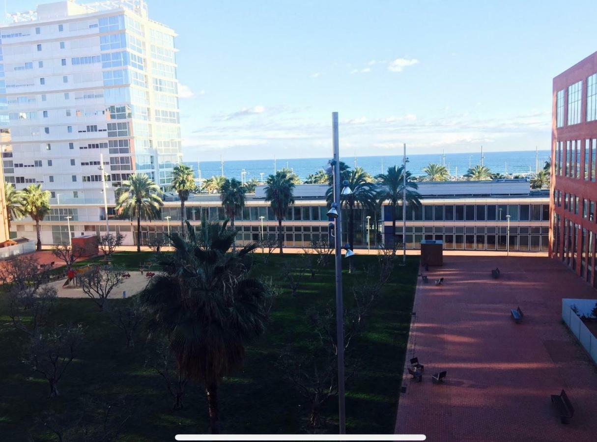 Wake Up To The Sea !!!!! Apartment